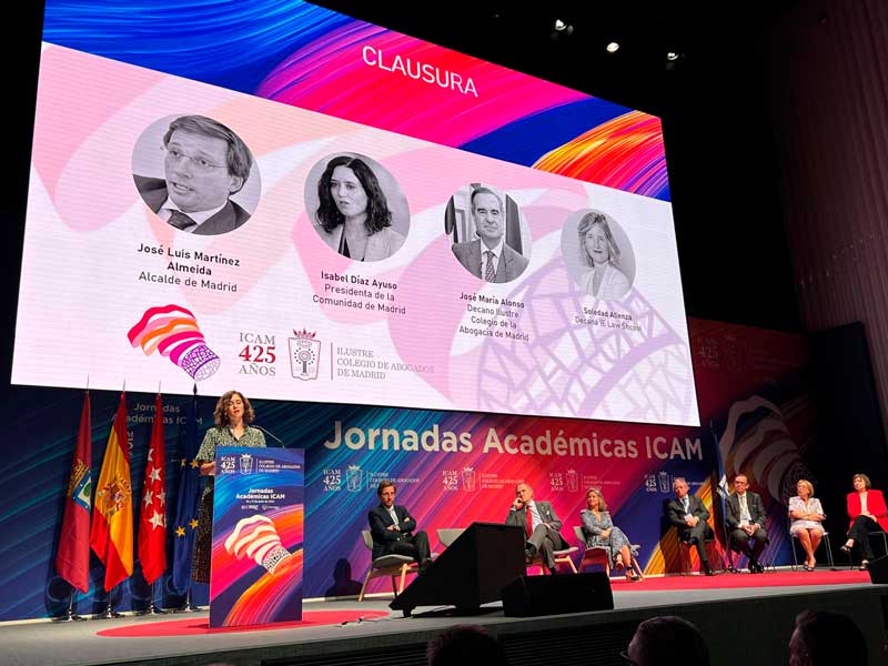 Jornada de clausura del #425ICAM por parte del Decano del Ilustre Colegio de Abogados de Madrid José María Alonso y la Decana del IE University, Soledad Atienza Becerril